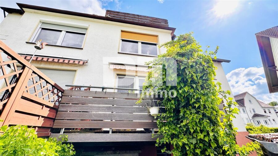 Ein- Zweifamilienhaus mit Innenhof, Balkon, Dachterrasse + Garage und zusätzliche Nutzflächen - Rückansicht